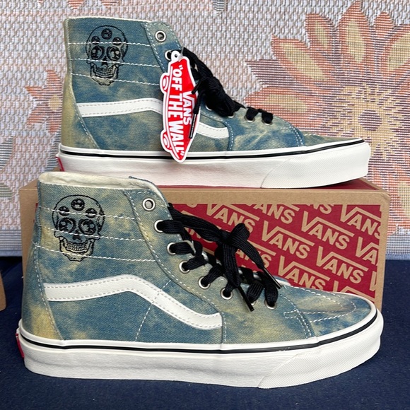 Vans Men’s Sk8-Hi Tapered
Denim Embroidery Olive/White 
VN0A5KRUY33
Sneakers - Picture 2 of 16